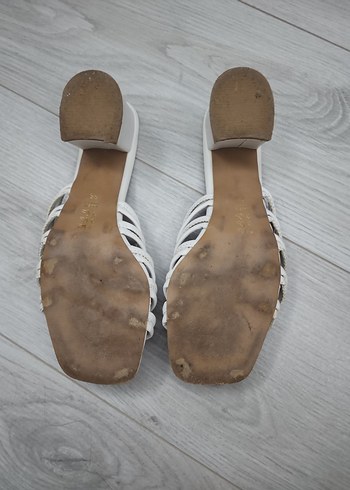 beyaz kadın terlik - Görsel 2