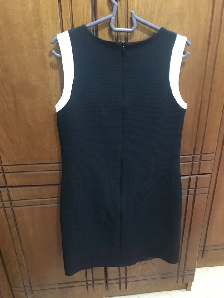 Koton Siyah Beyaz Kolsuz Kalem Elbise - Görsel 3