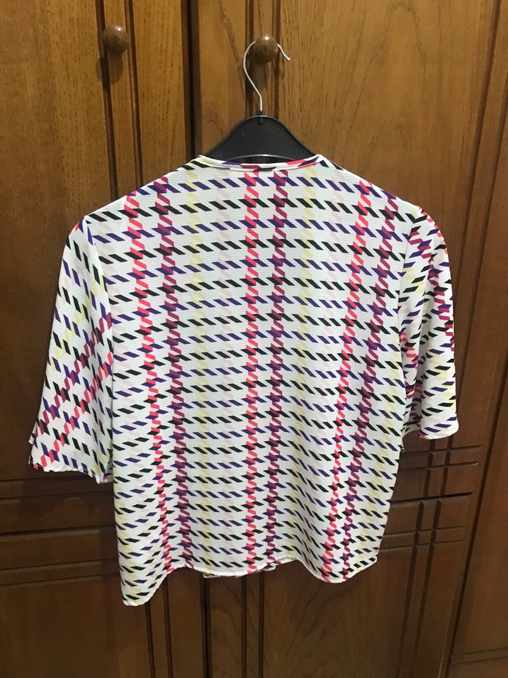 Renkli V Yaka Düğmeli Kadın bluz - Görsel 3