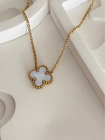 Diğer Gold Sedefli Taşlı Yoncalı Kolye Çelik Van Cleef Model