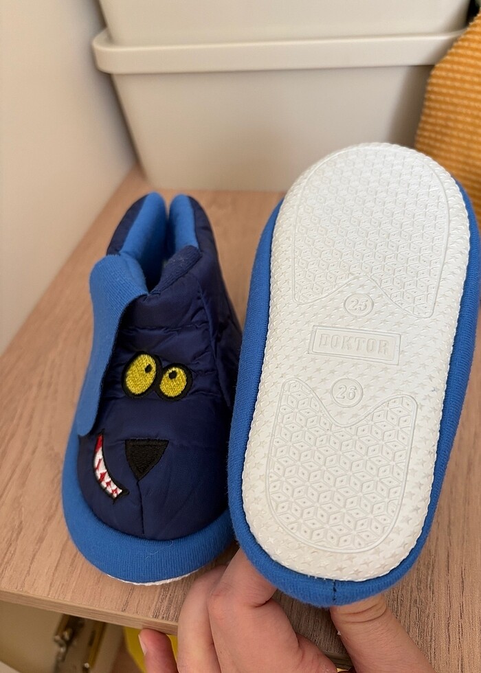 Mavi figürlü erkek çocuk panduf - Görsel 2