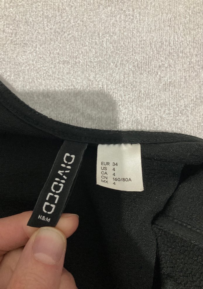 Siyah Midi Kolsuz V Yaka Triko Elbise - Görsel 3