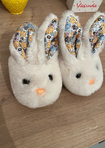 Kızlar için Beyaz Kürklü Tavşan Terlik - Görsel 2
