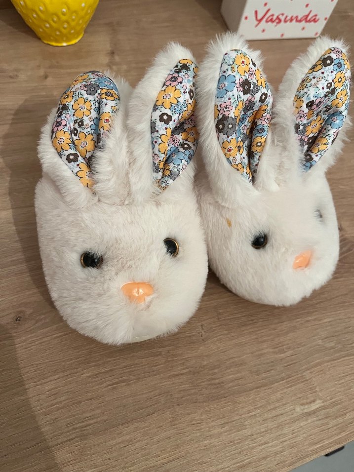 Kızlar için Beyaz Kürklü Tavşan Terlik - Görsel 2