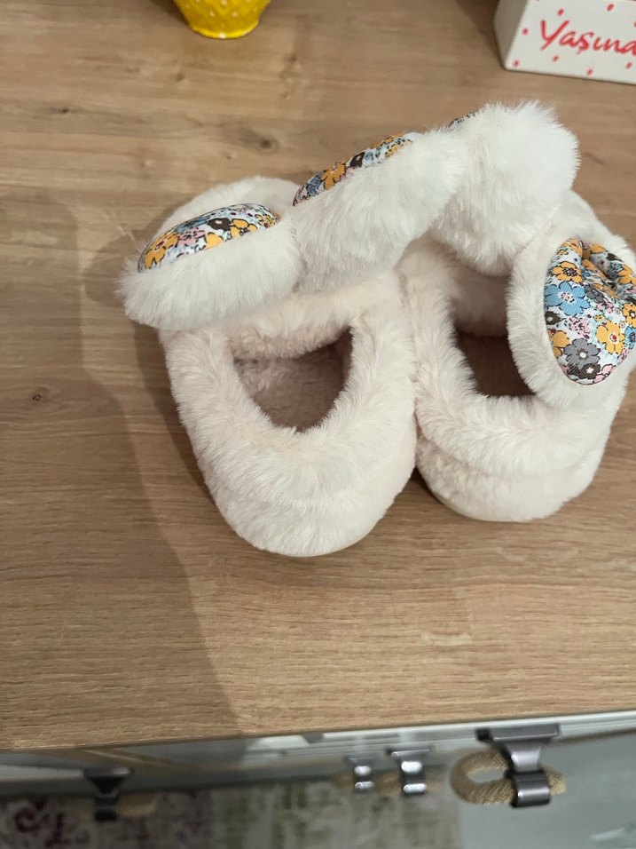 Kızlar için Beyaz Kürklü Tavşan Terlik - Görsel 3