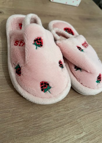 Kız Çocuk Pembe Nakışlı Sıcak Terlik - Görsel 2