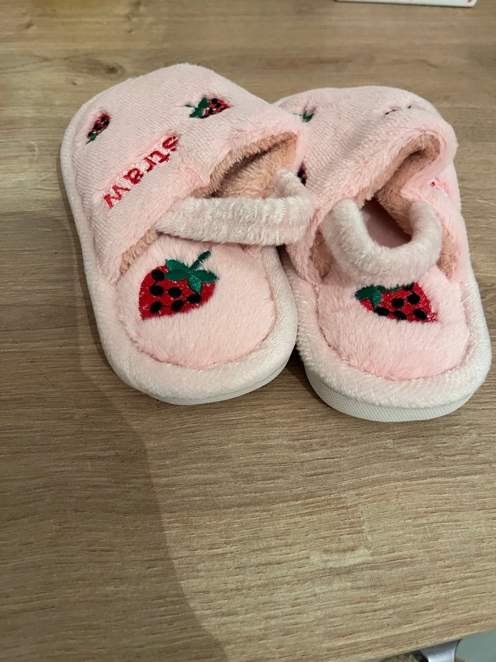 Kız Çocuk Pembe Nakışlı Sıcak Terlik - Görsel 3