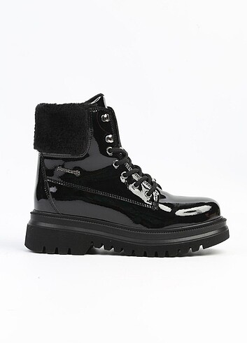 Nine West bayan bot
