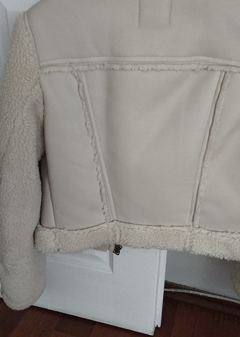 Bershka Beyaz Kürklü Kısa Ceket - Görsel 14