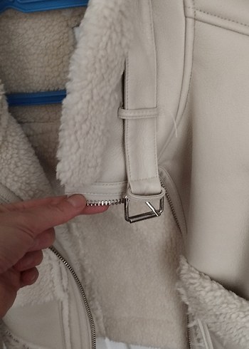 Bershka Beyaz Kürklü Kısa Ceket - Görsel 10