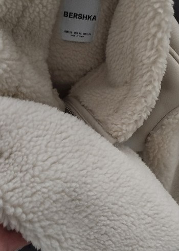 Bershka Beyaz Kürklü Kısa Ceket - Görsel 16