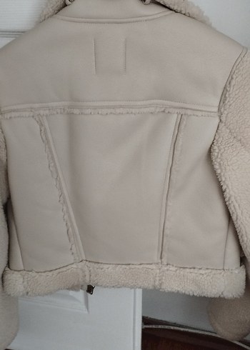 Bershka Beyaz Kürklü Kısa Ceket - Görsel 13