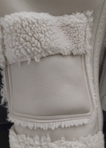 Bershka Beyaz Kürklü Kısa Ceket - Görsel 19