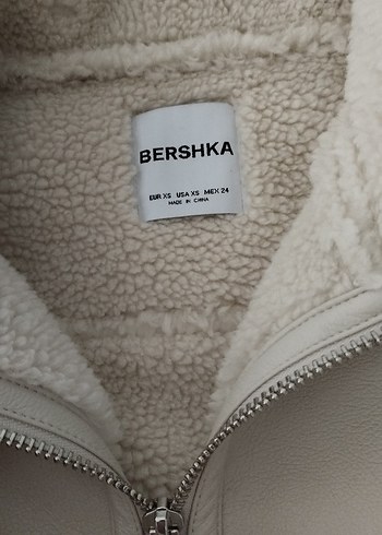 Bershka Beyaz Kürklü Kısa Ceket - Görsel 2