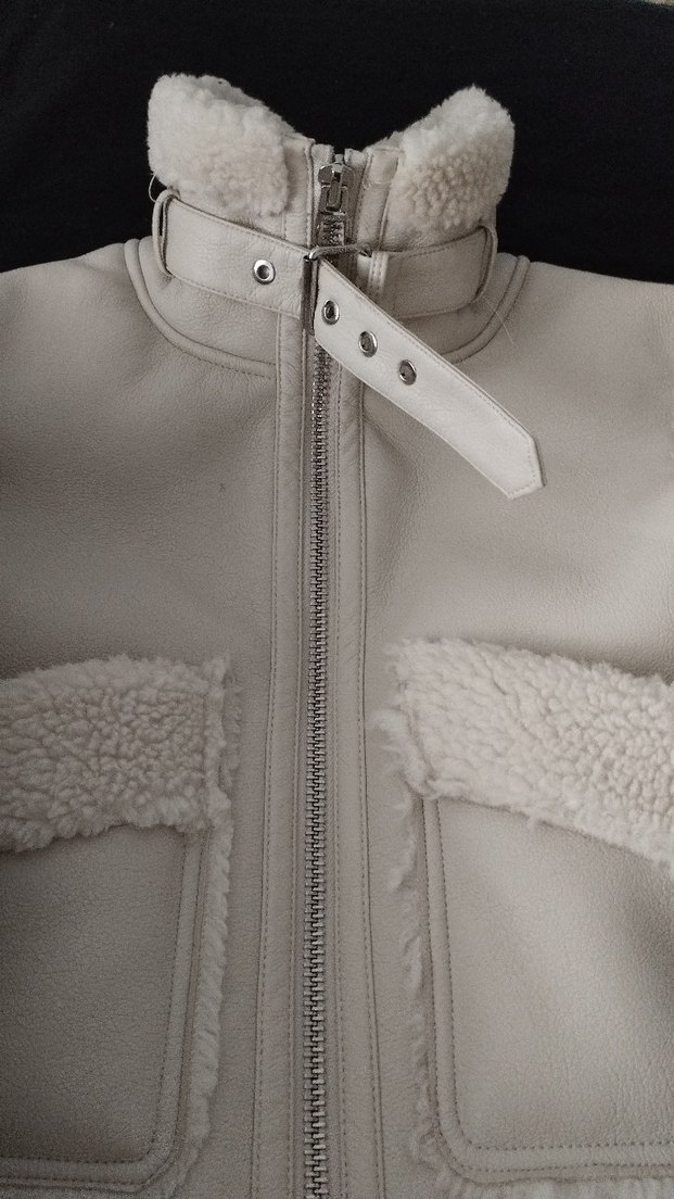 Bershka Beyaz Kürklü Kısa Ceket - Görsel 4