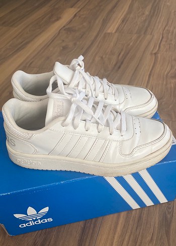 37 Beden Beyaz Adidas Kadın Spor Ayakkabı