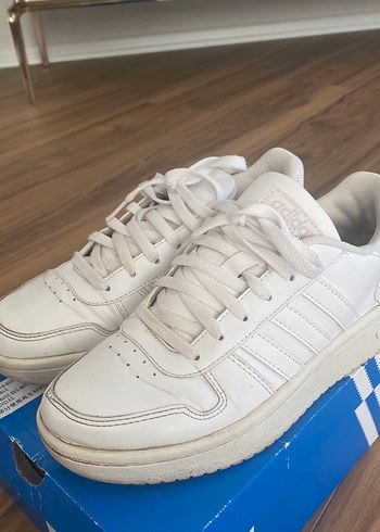 37 Beden beyaz Renk Beyaz Adidas Kadın Spor Ayakkabı