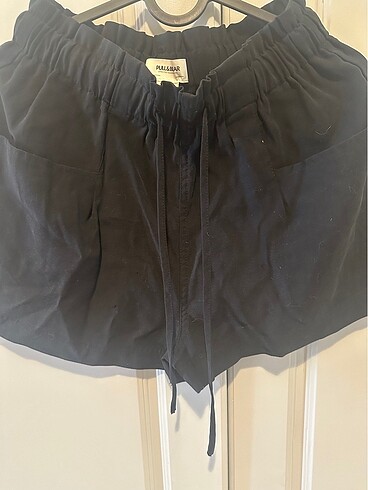 Pull and Bear Siyah şort