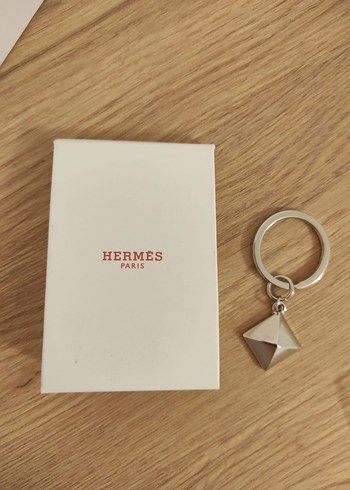 Hermes Bej Püsküllü Anahtarlık