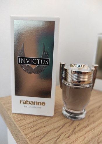 Rabanne Invictus Erkek Parfümü Beyaz