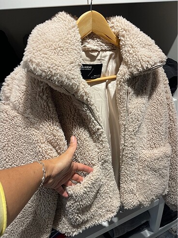 m Beden Pull and bear mont