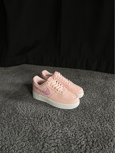 Nike Air Force 1 Pink