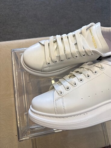 Alexander McQueen Alexander McQUEEN