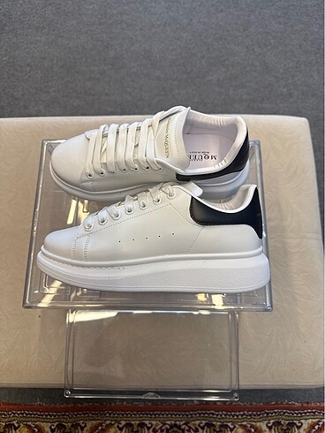 Alexander McQUEEN