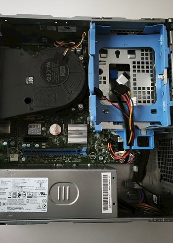Dell OptiPlex  Masaüstü Bilgisayar kasasi - Görsel 4