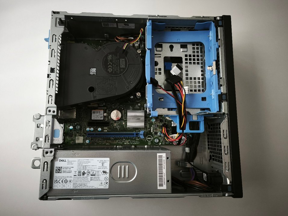 Dell OptiPlex  Masaüstü Bilgisayar kasasi - Görsel 4