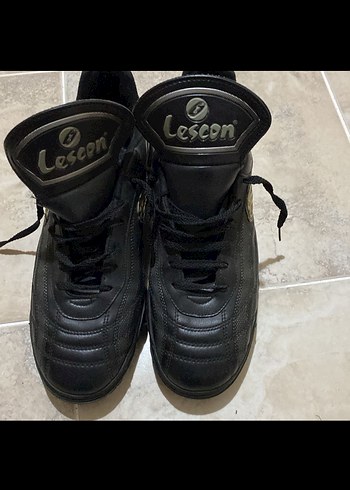 Lescon Siyah Yılan Desenli Erkek Futbol Ayakkabısı