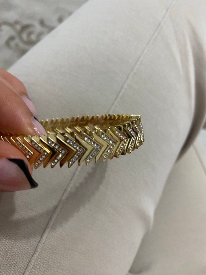 Altın Renkli Yılan Desenli Taşlı Bilezik - Görsel 4