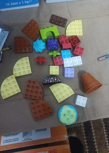 Çeşitli Renklerde Lego Parçaları - Görsel 7