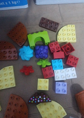 Çeşitli Renklerde Lego Parçaları - Görsel 6