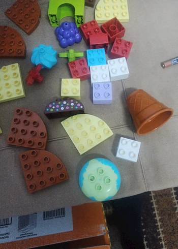 Çeşitli Renklerde Lego Parçaları - Görsel 4