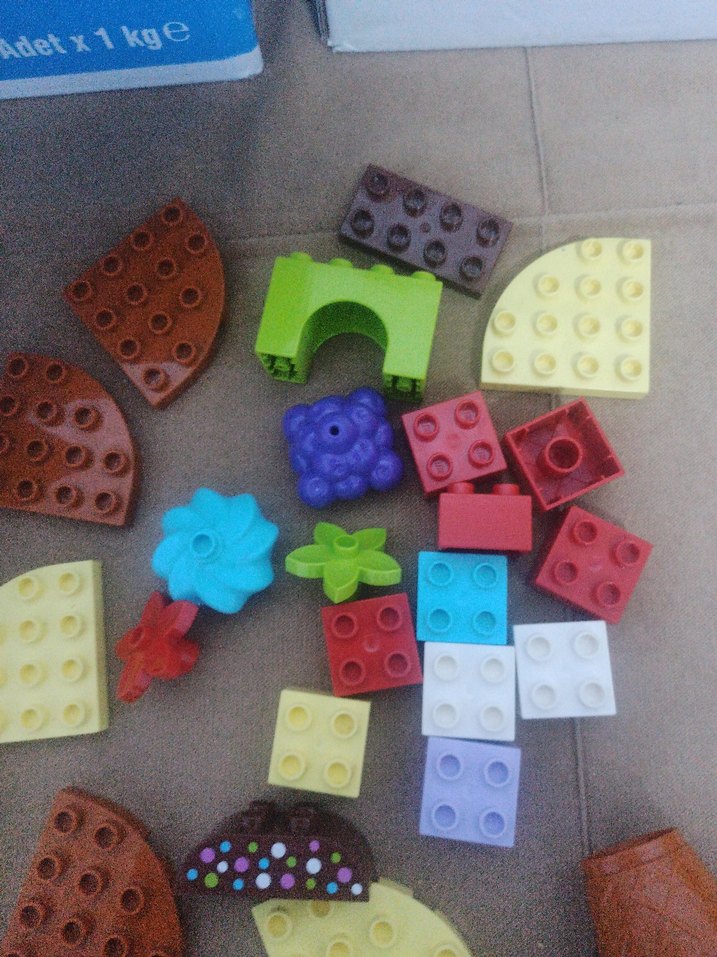 Çeşitli Renklerde Lego Parçaları - Görsel 5