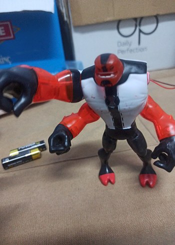 Siyah Kırmızı Çok Kollu Aksiyon Figürü - Görsel 4