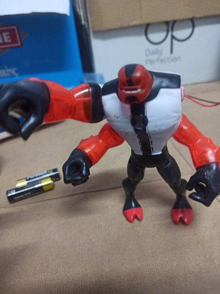 Siyah Kırmızı Çok Kollu Aksiyon Figürü - Görsel 4