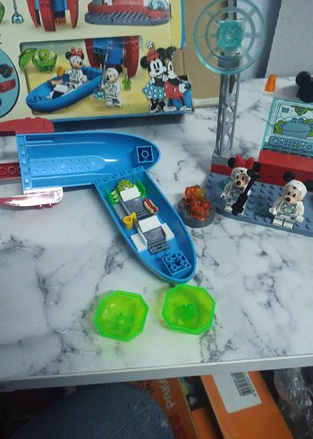 Mickey mouse uzay istasyonu - Görsel 7