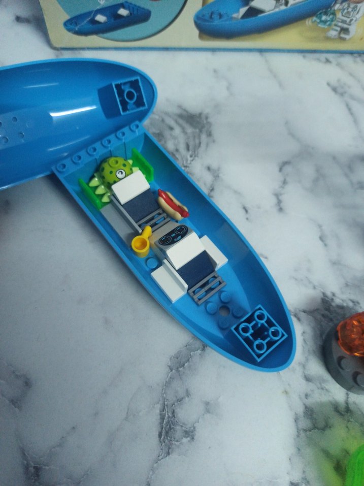 Mickey mouse uzay istasyonu - Görsel 3