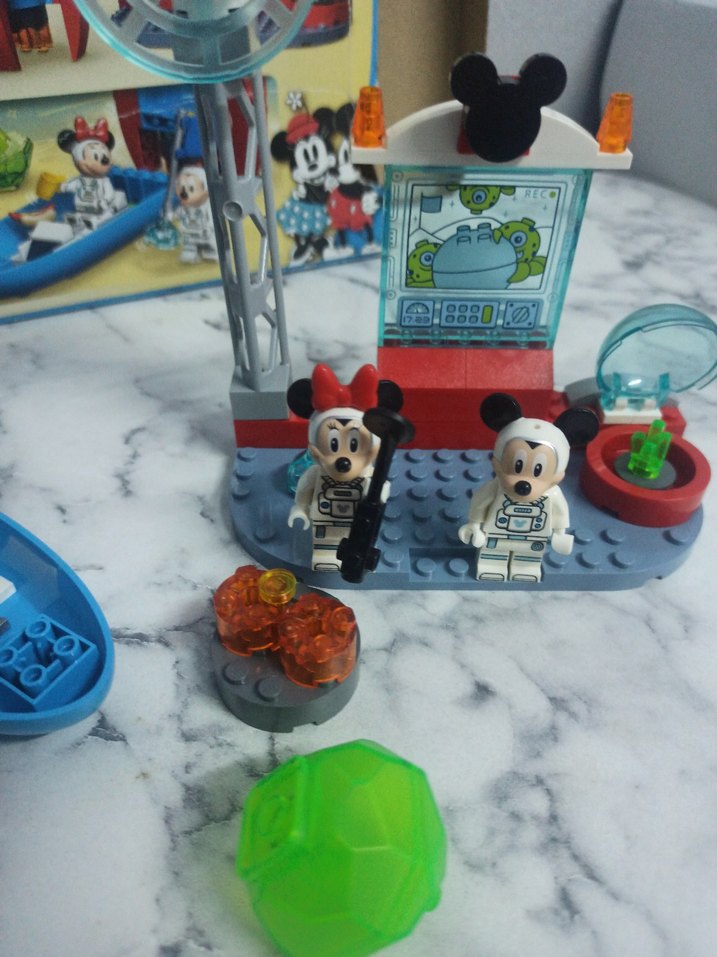 Mickey mouse uzay istasyonu - Görsel 5