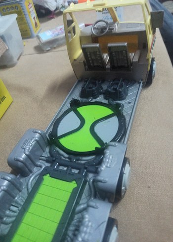 ben10 alien force karavan - Görsel 8