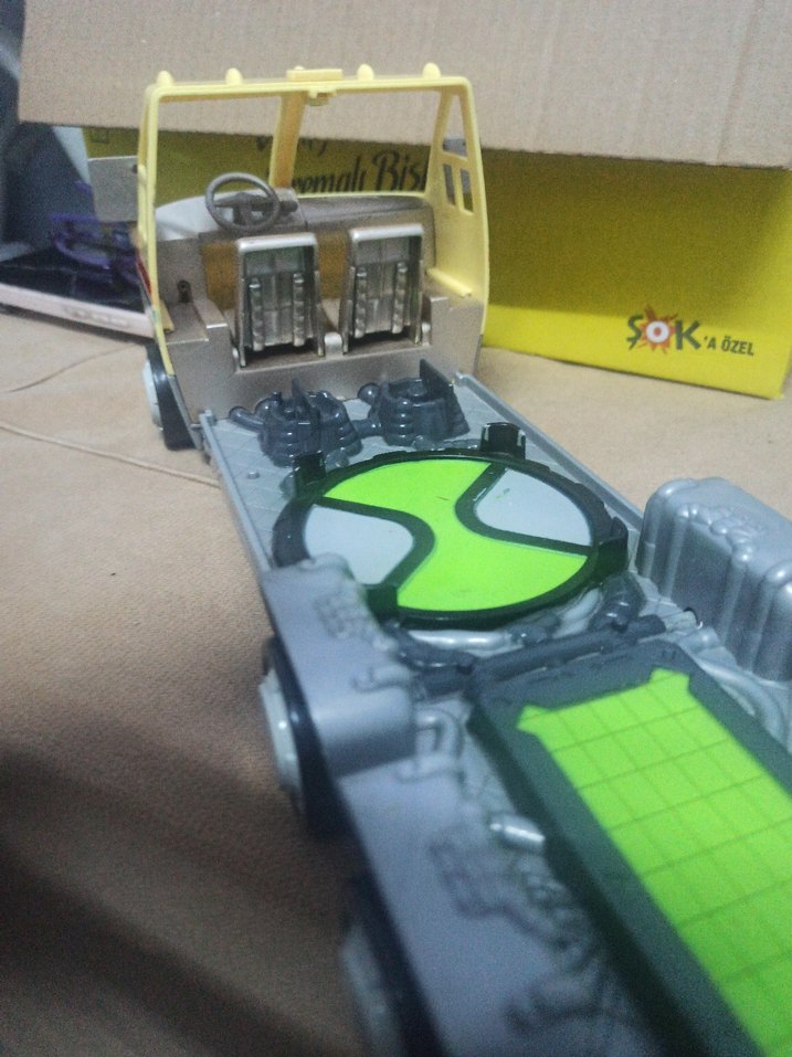 ben10 alien force karavan - Görsel 3