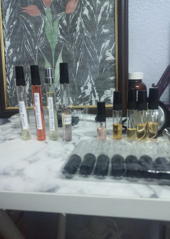 Çeşitli Kadın Parfümü Deneme Seti - Görsel 2