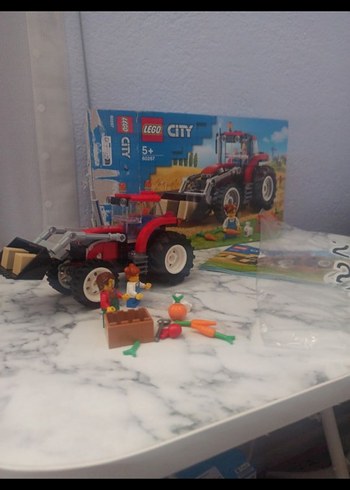 Kırmızı LEGO City Traktör Seti