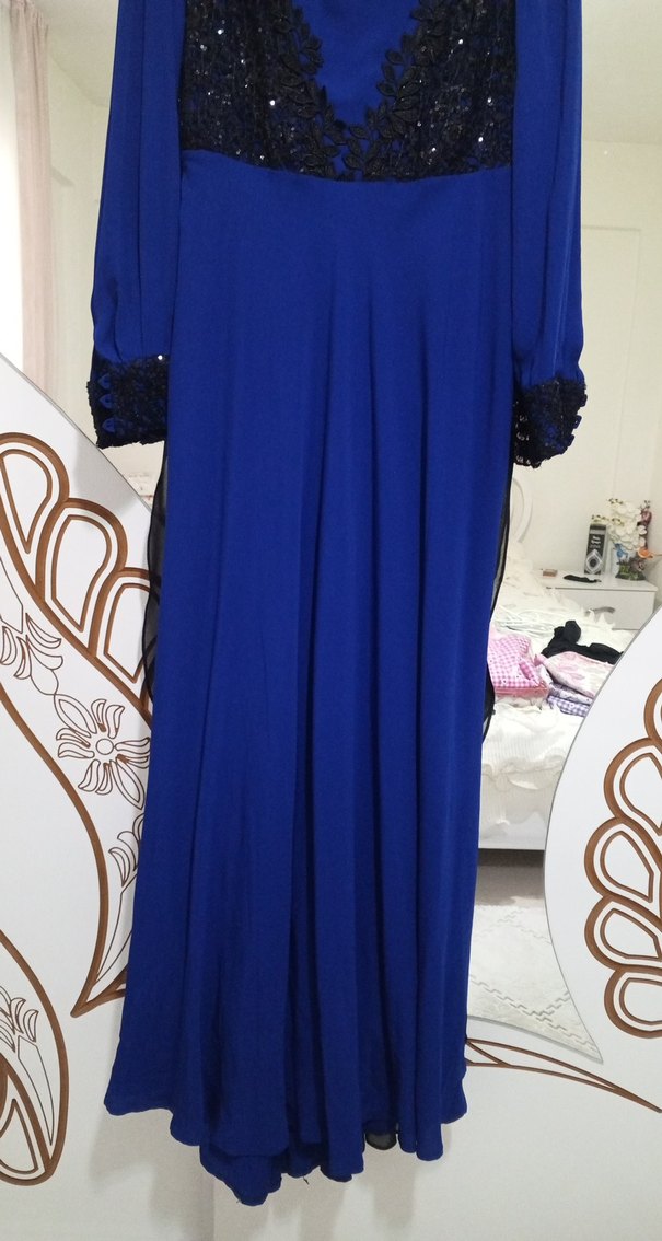 Uzun Kollu Mavi Nakışlı Uzun Elbise - Görsel 3