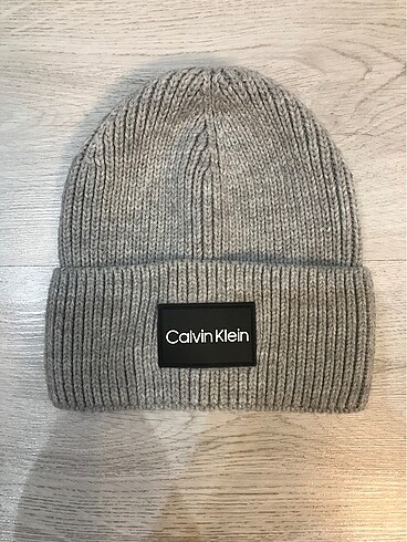 Calvin Klein Gri Bere