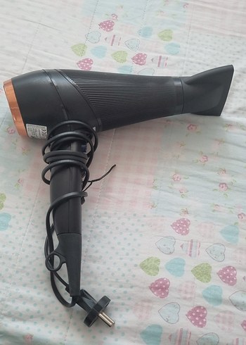 Siyah Saç Kurutma Makinesi