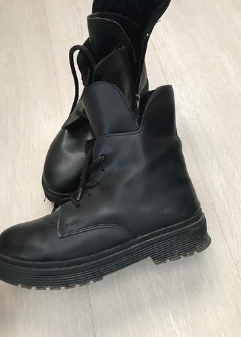 Diğer Kadın Siyah Bot