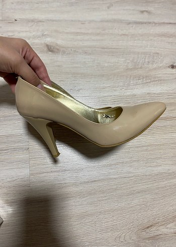 Bej Topuklu Stiletto Kadın Ayakkabı